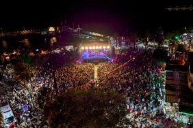 Bodrum039da-30-Agustos-coskusu-Binlerce-vatandas-fener-alayinda-bulustu-featured