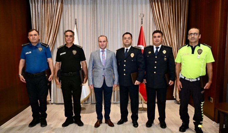 Denizli Emniyeti'nde terfi heyecanı: 5 müdür yardımcısı 1. sınıf oldu