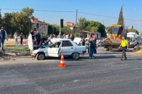 Manisa039da-isikli-kavsakta-kaza-Otomobil-ile-motosiklet-carpisti-featured