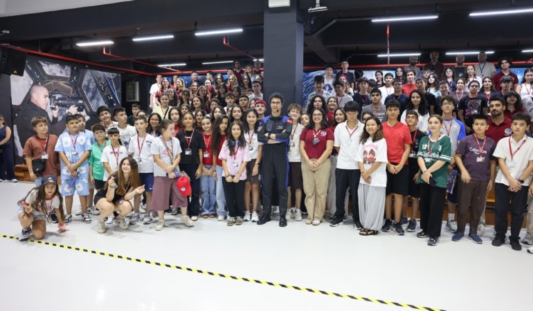 Türkiye’nin ikinci astronotu Tuva Cihangir Atasever, uzay kampı Türkiye’de gençlerle buluştu