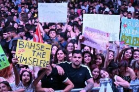 Alasehirin-kurtulusunun-104.-yil-donumunde-Merve-Ozbey-coskusu-featured