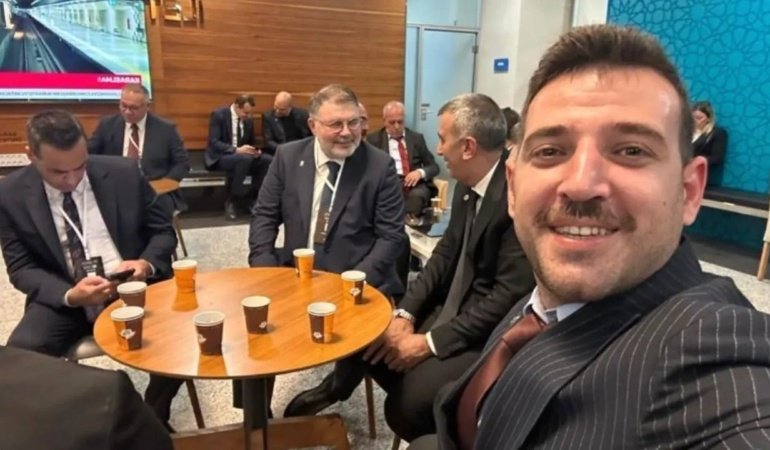 Çiğli Belediye Başkanı Onur Emrah Yıldız AK Parti'ye katıldı