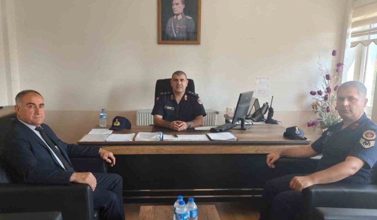 Çivril’de jandarma öğrenci güvenliği için sahada