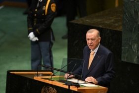 Cumhurbaskani-Erdogan-Sezai-Karakoc039un-siirini-okudu-featured
