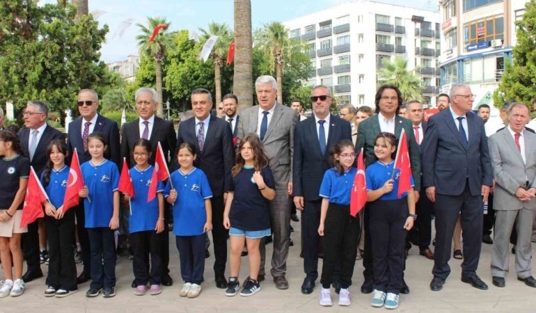 Denizli’de 2026-2027 eğitim öğretim yılı çelenk töreniyle başladı