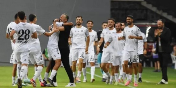 Izmir-derbisinde-gulen-taraf-Altay-oldu-Bucaspor039u-deplasmanda-2-1-maglup-etti-featured