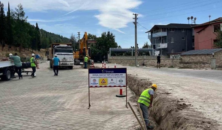 Karahayıt’ta doğal gaz için ilk kazma vuruldu