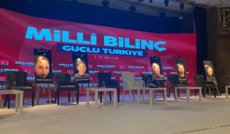 Kılıçdaroğlu, Karşıyaka Suat Taşer Sanat Merkezi'nde