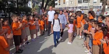 Losemiyi-yenen-Talha-iki-yil-sonra-okulu-ve-arkadaslariyla-bulustu-featured