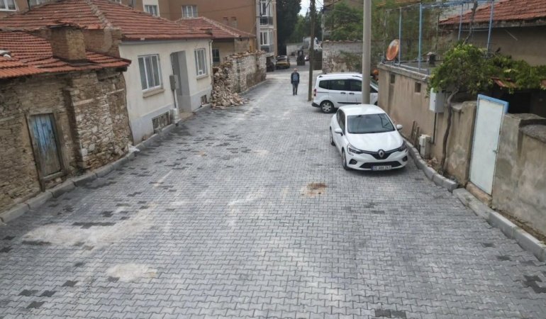Tavas’ta Orta Mahallesi’nin altyapı ve yolları yenilendi