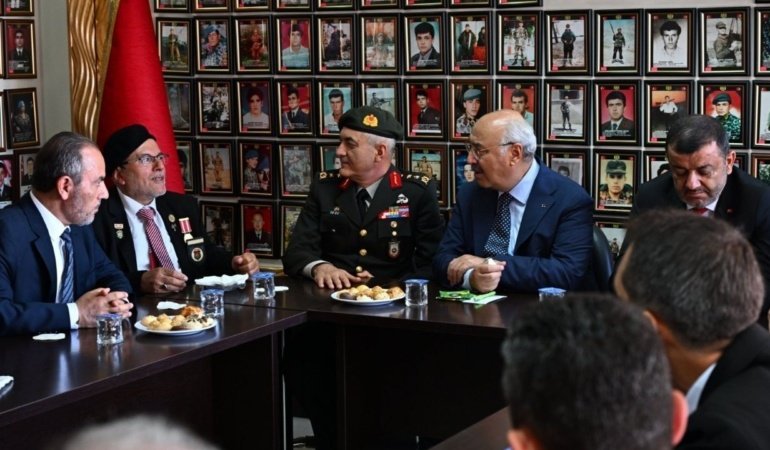 Vali Köşger: Huzur ve refahı gazilerimize borçluyuz