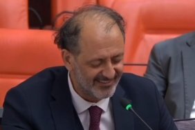 AK-Partili-Yucel-Arzen-Haciogullari-Meclis039te-Izmir-Marsi039ni-seslendirdi-featured