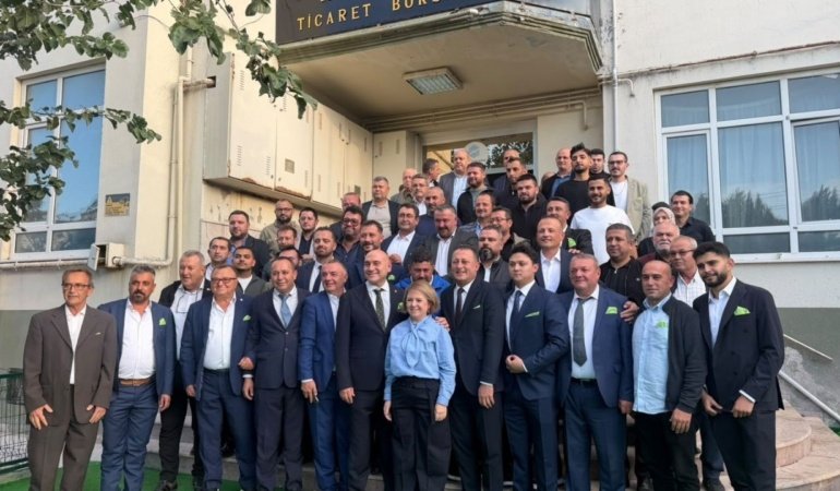 Akhisar Ticaret Borsası'nda Başkan Alper Alhat Güven tazeledi