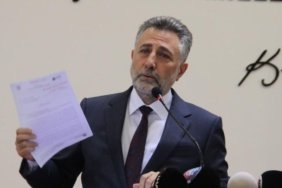 Bayrakli-Belediyesinde-operasyon-Eski-baskan-Serdar-Sandal-dahil-45-gozalti-featured