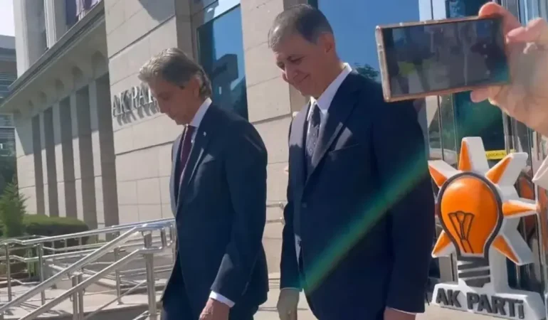 Cemil Tugay, İzmir Büyükşehir Belediye Başkanlığı'nı AK Parti'ye devrediyor