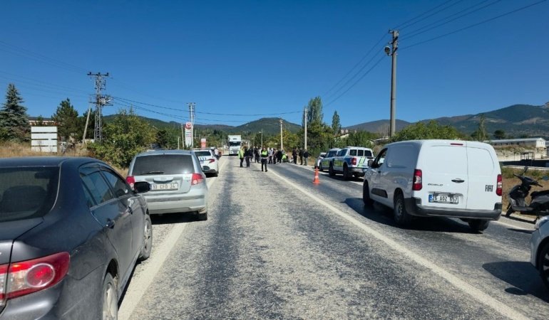 Kütahya'da otomobil ile motosiklet çarpıştığı kazada 1 kişi öldü